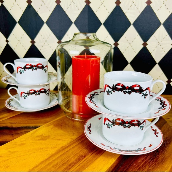 Set (8) 4 Cups + 4 Saucers Festive Christmas Red Green and White Holiday Teacups - Picture 13 of 13